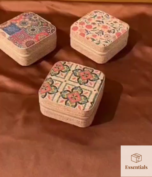 Essentials Vintage Cork Portable Jewellery Box
